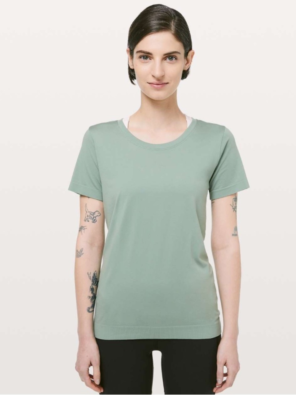 Lululemon •  Swiftly Tech Short Sleeve *relaxed • Size 4